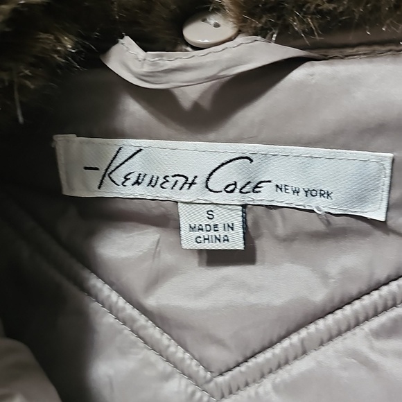 Kenneth Cole Puffer Tan Jacket with Faux Fur Collar Size Small - Picture 4 of 6